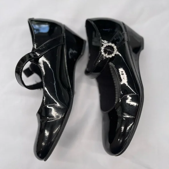 Christie & Jill Little & Big Girls Heart Round Toe Mary Jane Shoes Black, Size 3 - Picture 4 of 8